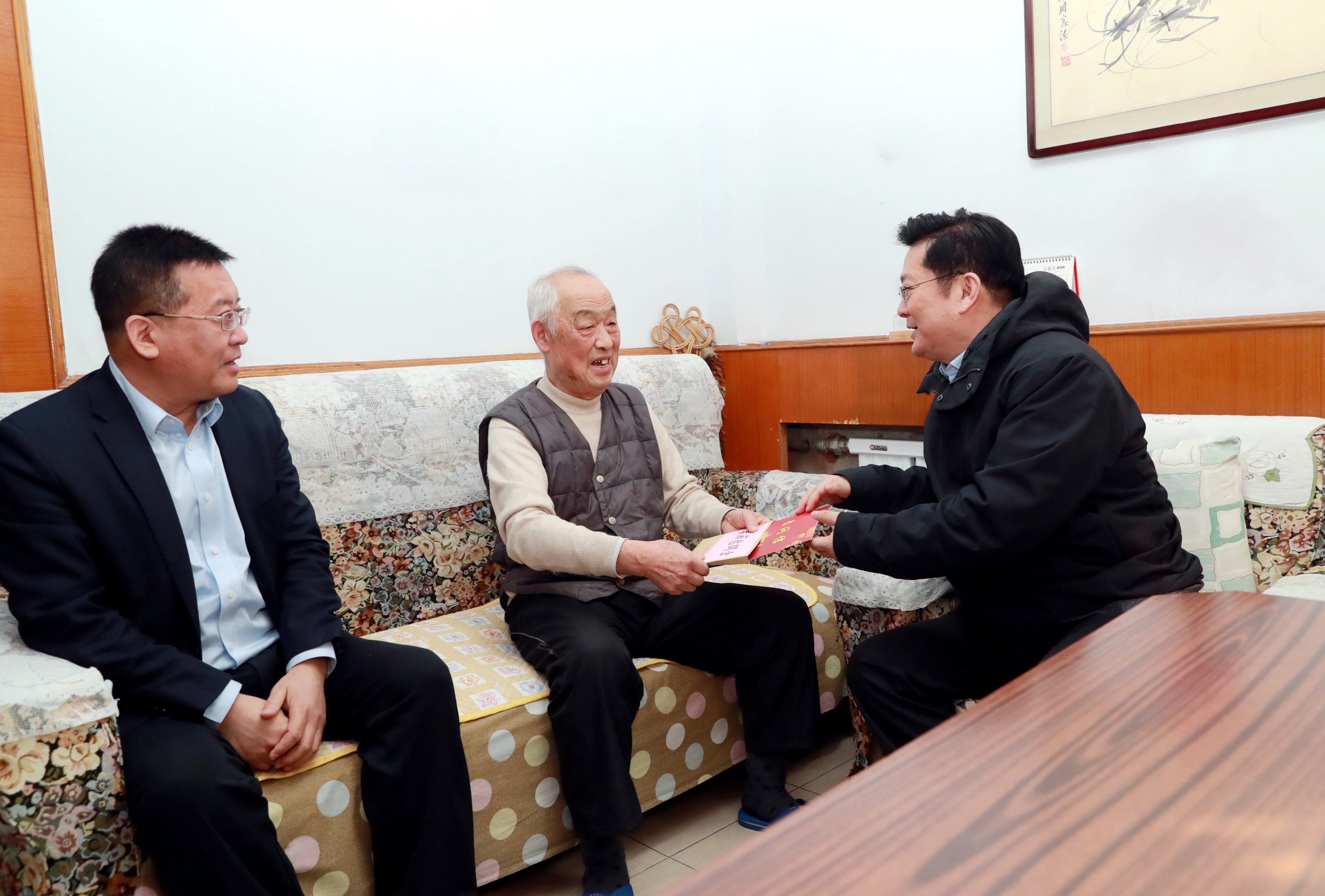 慰问老干部1.jpg
